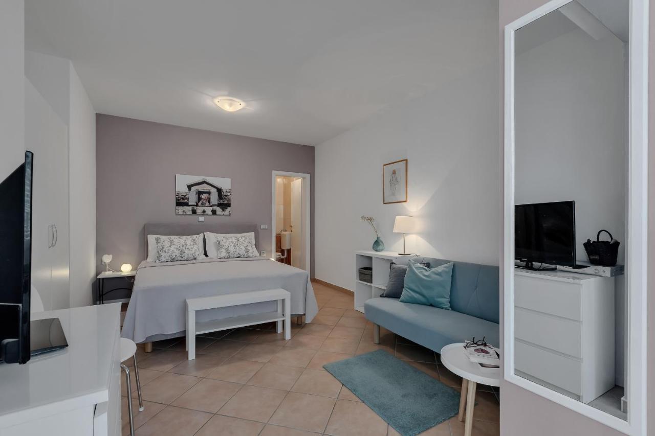 Apartments Divna Baška Voda Dış mekan fotoğraf