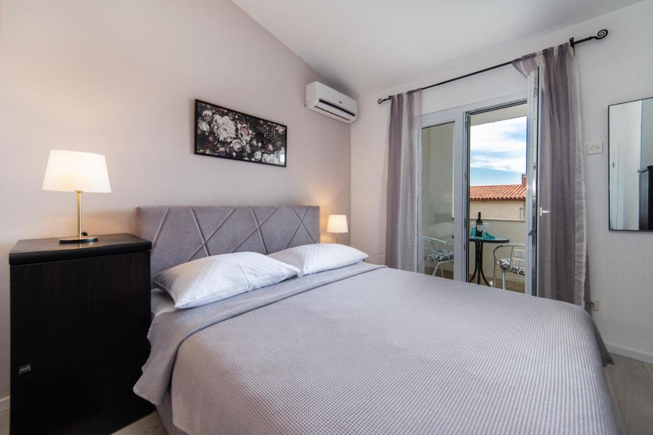 Apartments Divna Baška Voda Dış mekan fotoğraf