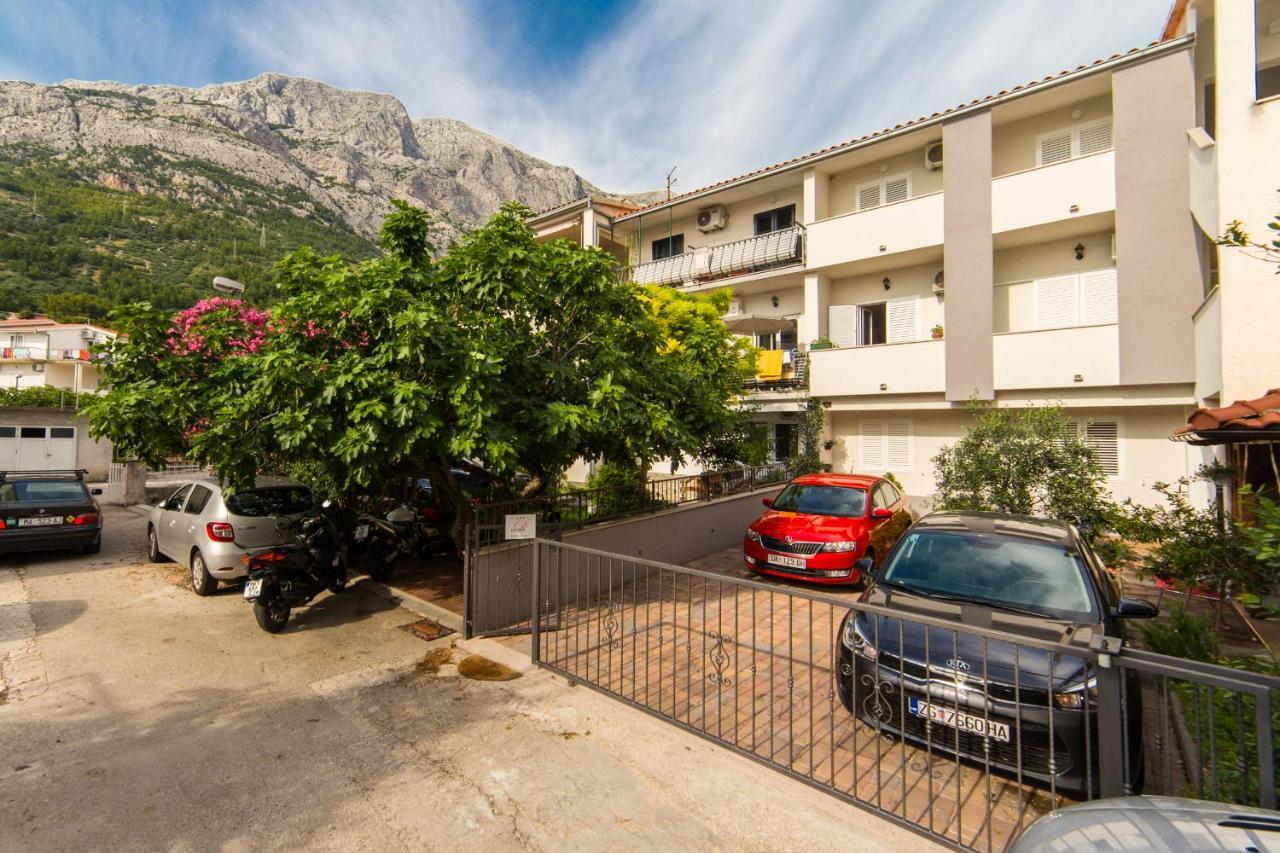 Apartments Divna Baška Voda Dış mekan fotoğraf