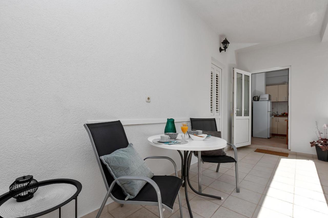 Apartments Divna Baška Voda Dış mekan fotoğraf