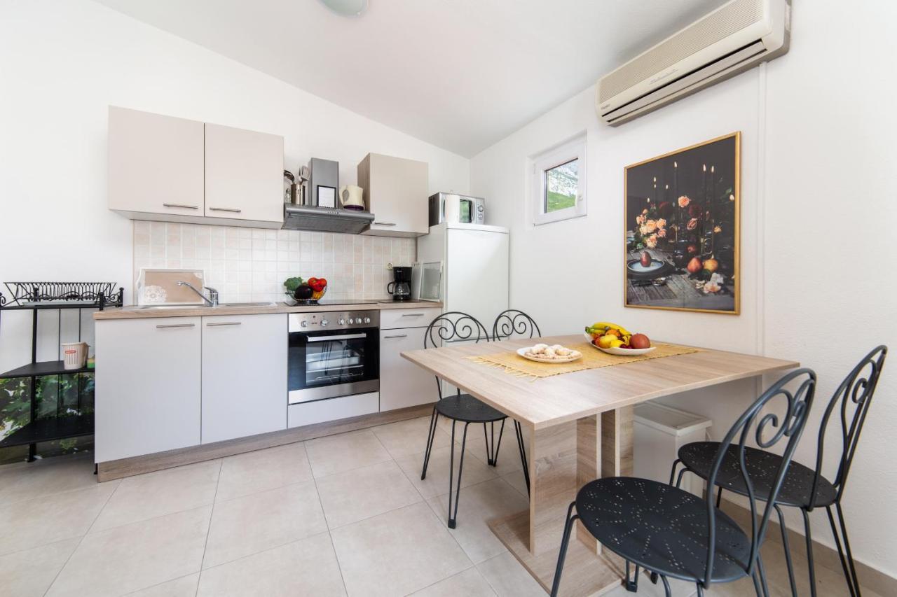 Apartments Divna Baška Voda Dış mekan fotoğraf
