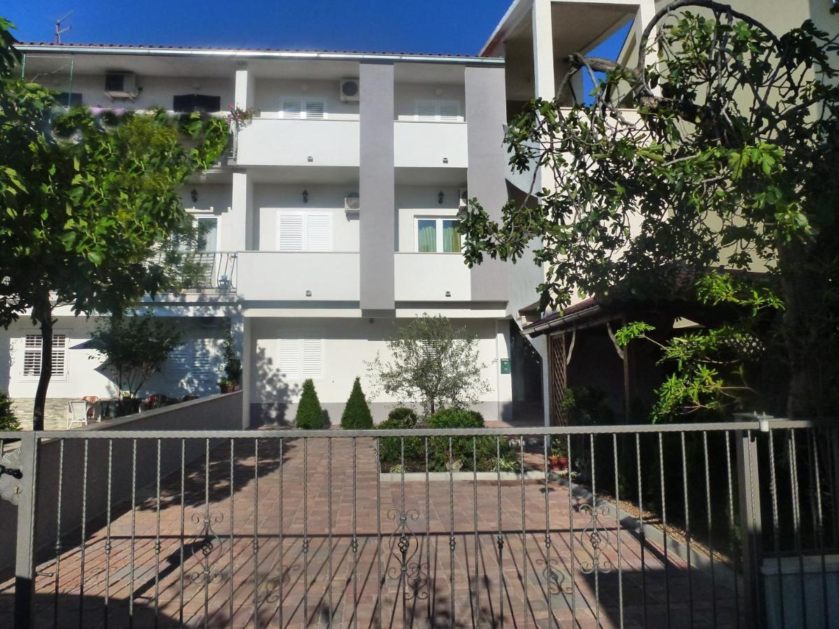 Apartments Divna Baška Voda Dış mekan fotoğraf