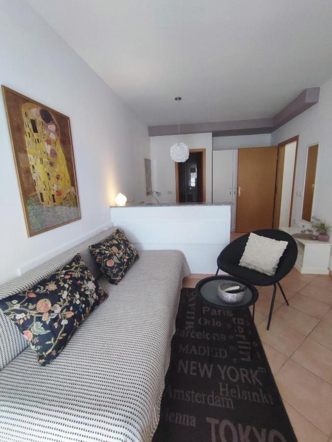 Apartments Divna Baška Voda Dış mekan fotoğraf